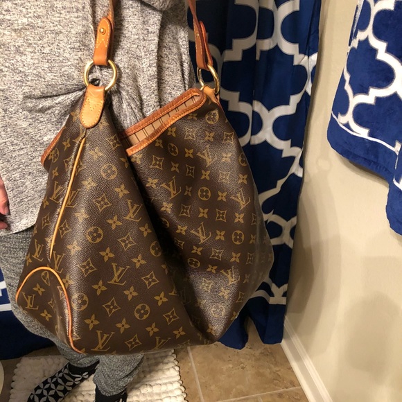 Xtra photos Louis Vuitton only - Picture 2 of 3